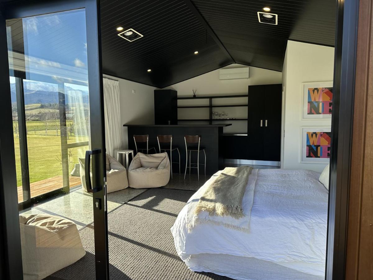 Guest House With A Stunning View Frankton Exterior foto